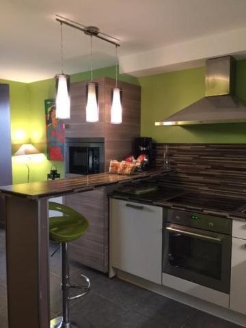 Holiday home Maison De Avec Jardin Clos Sete